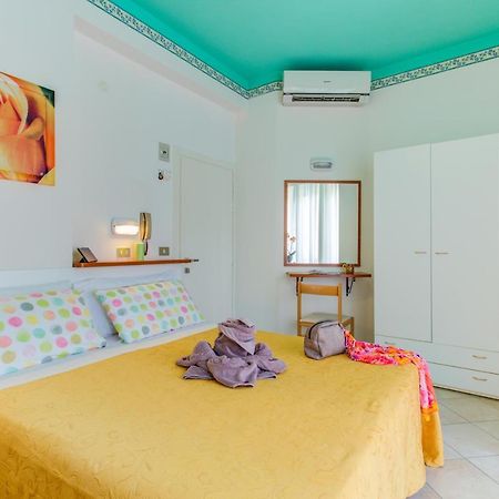 קאטוליקה Hotel Puppi מראה חיצוני תמונה